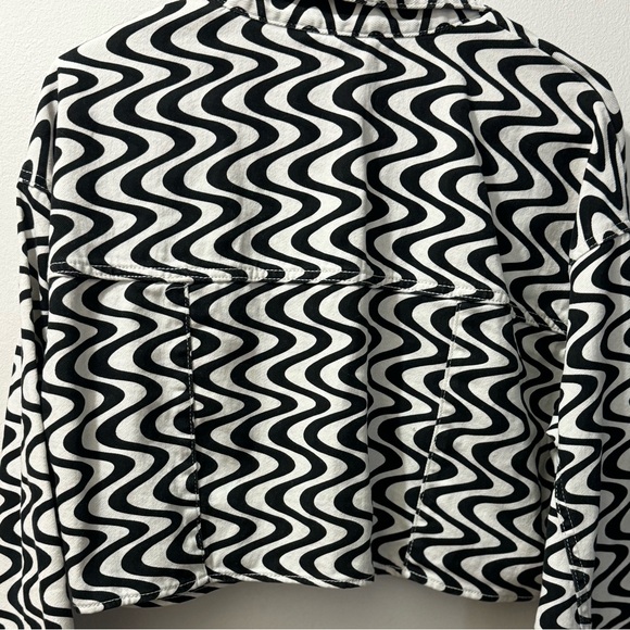 Divided by H&M black nd white denim crop top size M - Picture 5 of 7